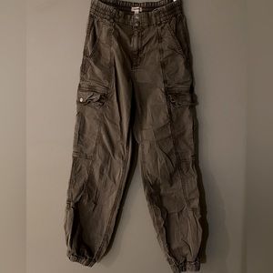 Garage Cargo Pants XS (Brianna Bubble Pants)